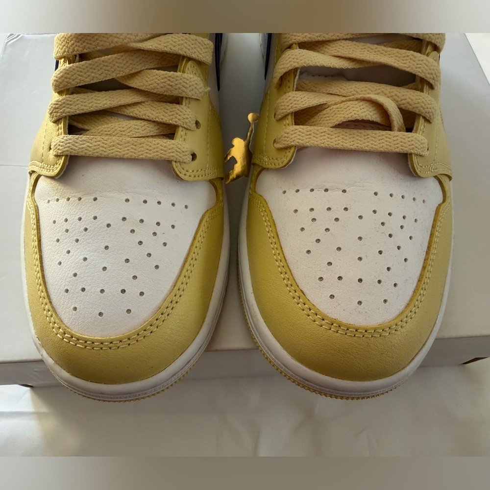 Nike Air Jordan 1 Mid, Lemon Wash - Picture 6 of 8